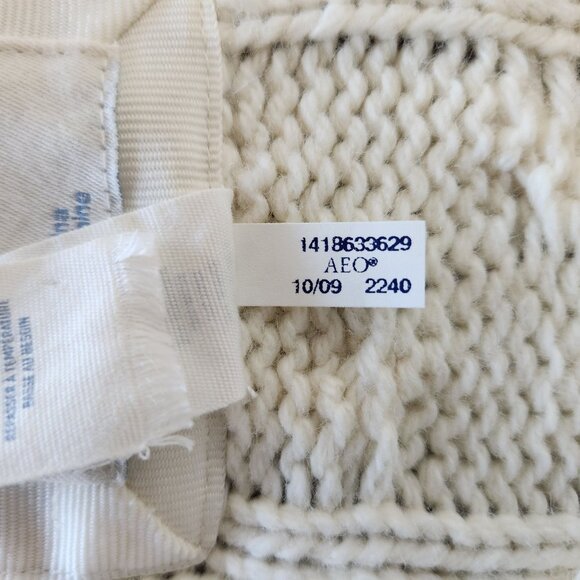 Aerie Wool Blend Women's Cable Knit Button Up Ivory Cardigan, Sm, Fisherman - Picture 5 of 8